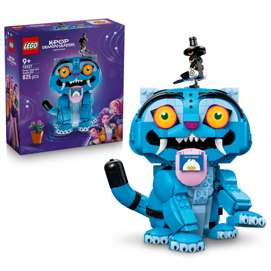Set LEGO Derpy Tiger y Sussie Bird 72537 inspirado en Las Guerreras K-Pop, con Sussie sobre la cabeza de Derpy.